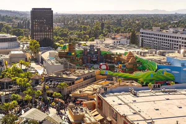 universal_studio_main_feat (1)